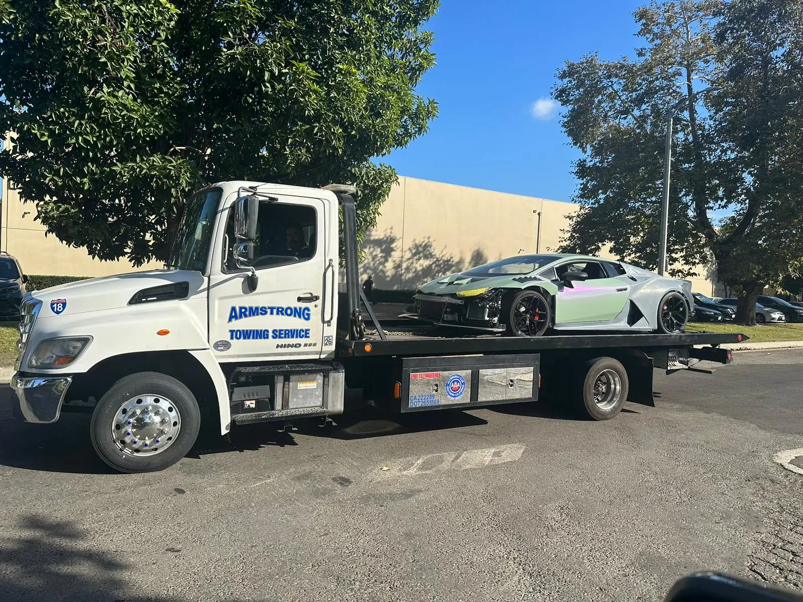 Multi-car transport on extended flatbed